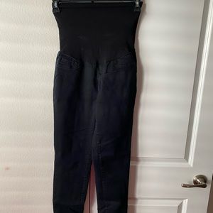 Black maternity jeans with pockets